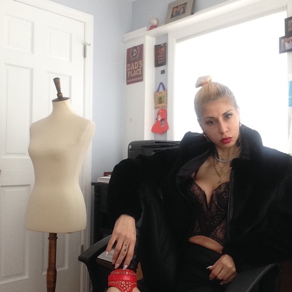 Meet your Posher, Tamara - Picture 6 of 6